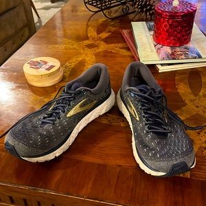 Men’s Brooks glycerin 11m gray good condition